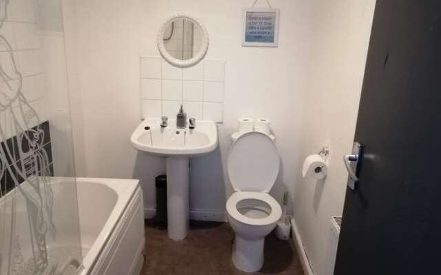 Fun 4-bed Apartment in Birmingham Central