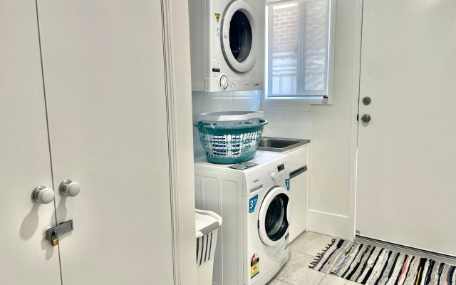 Bribie Island Canal Holiday Destination!