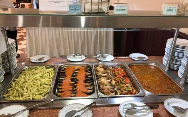 Flora hotel apartments