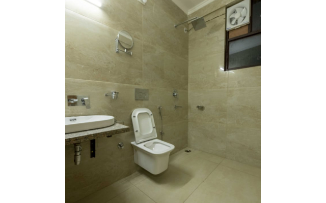 Dee Grand Marq Hotel