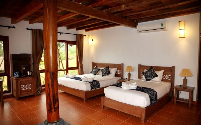 Mai Chau Hideaway Lake Resort
