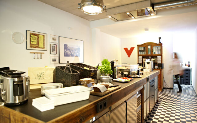 V-Hotel
