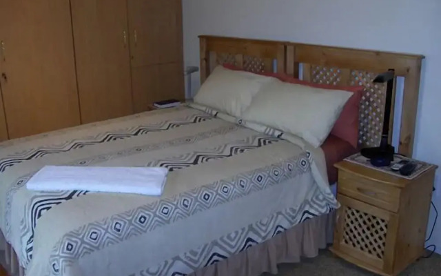 Aark Guest Lodge
