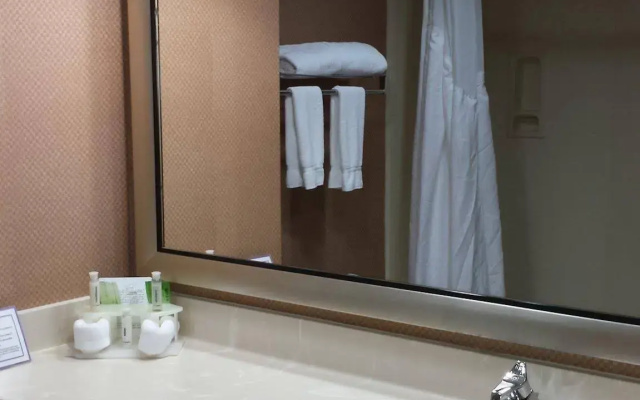 Holiday Inn Express Edgewood-Aberdeen-Bel Air by IHG