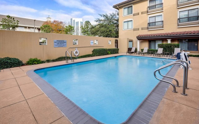Courtyard by Marriott Houston Rice University