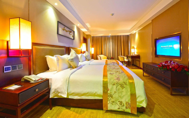 Lucky Holiday Hotel