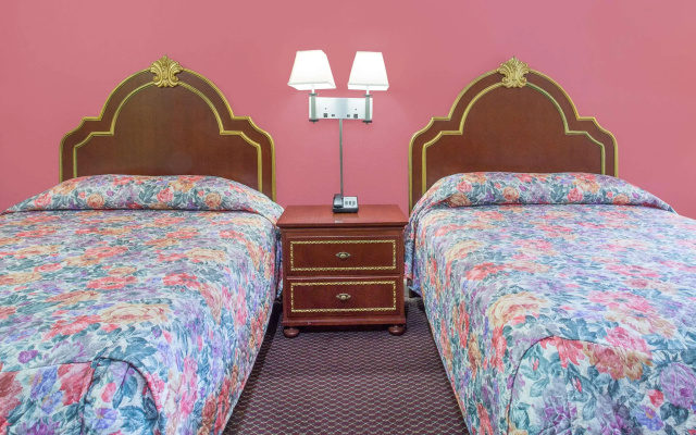 Knights Inn Emporia