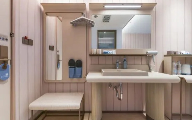 HanTing Hotel (Suzhou Industrial Park Fangwanjie Subway Station)