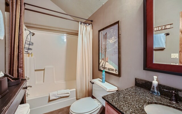 16 Riverbend 3 Bedroom Townhouse by RedAwning