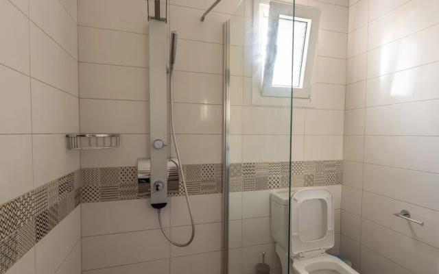 Maroulinas View Studios & Apartments