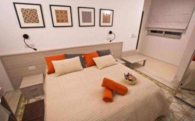 Apartment 81