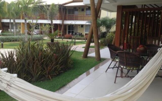 3 Suítes, praia e piscina