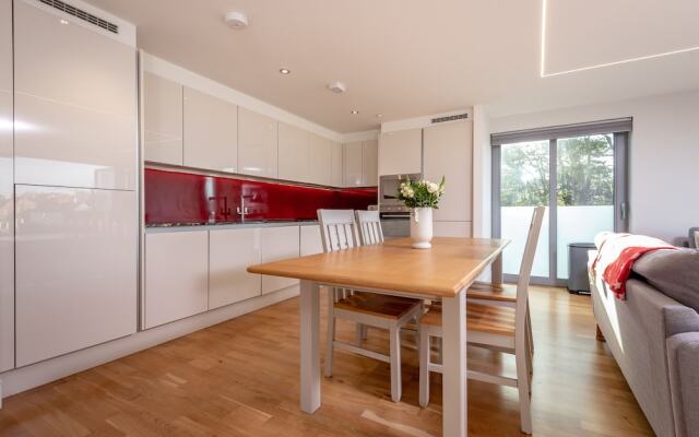 Luxury Balcony Apartment with Parking