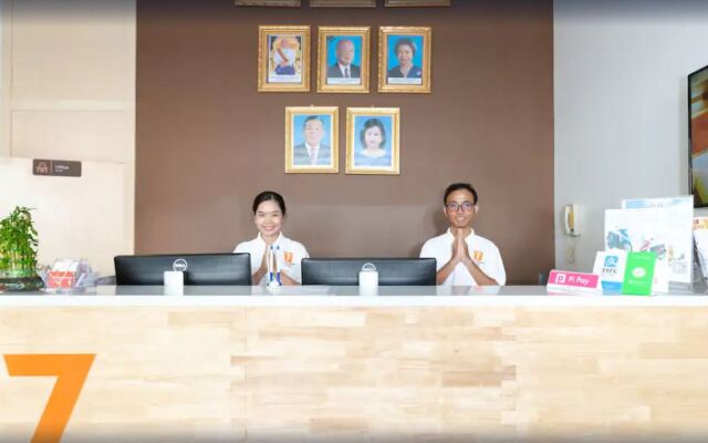 7 Days Premium Hotel