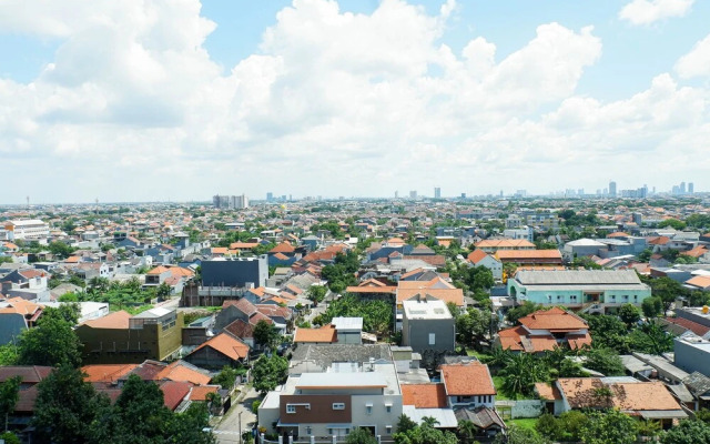 Comfy & Clean Studio Apartment at Puri Mas