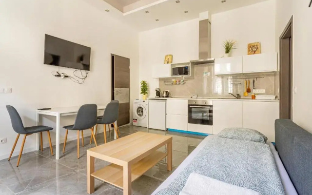 Modernized Condo for 6ppl CENTER