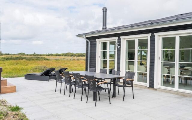 10 Person Holiday Home in Blavand