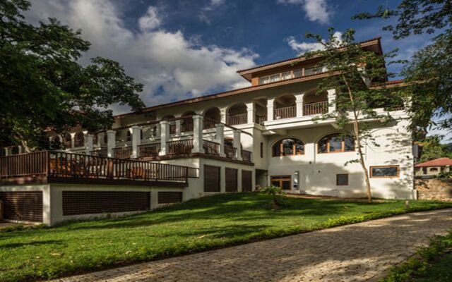 Sanctum Inle Resort