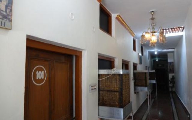 Hotel Monarch Rama