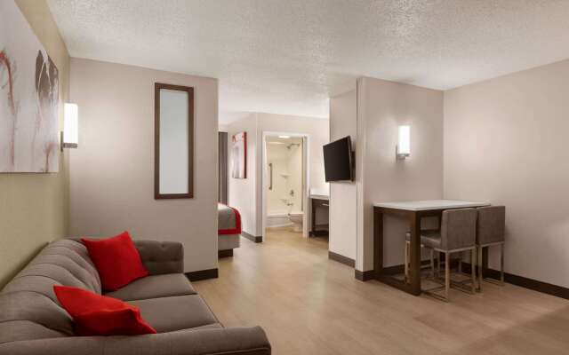 Ramada by Wyndham Suites Orlando Airport