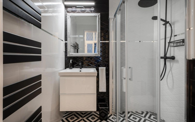 Premium Art Deco Apartment at Broadway // 4BDR & 3BR