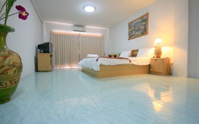 Malee Beach Guest House