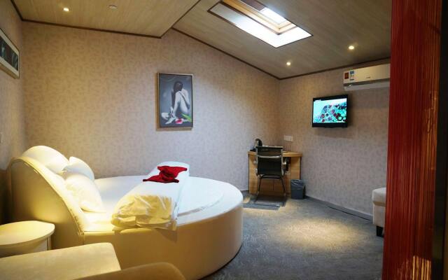 Super 8 Hotel
