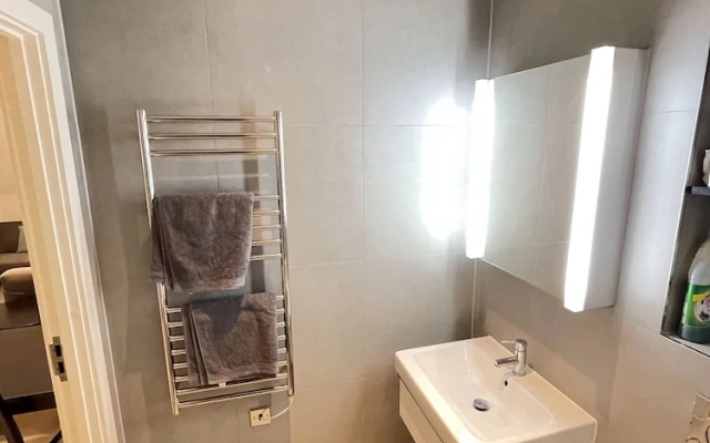 Stunning 1-bed Deluxe Apartment in Slough