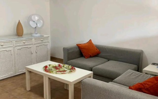 Pretty little house with independent entrance-Casa Marina
