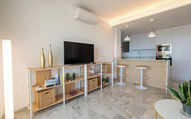 Apartment Sleeps 4 With Sea Views