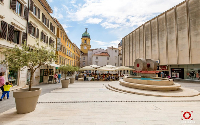 Victory Sea View Apartment