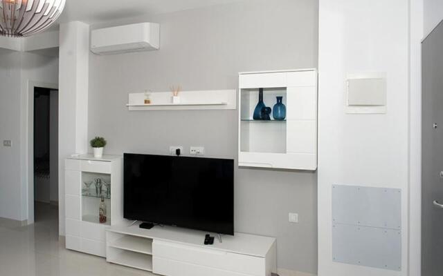 Playa Elisa Bay 108-113