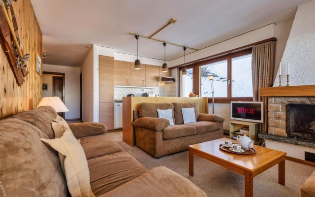Mont Parrain 24 Ski in out Apartment on the Slopes With Garage – Guest Rooms – La Tzoumaz