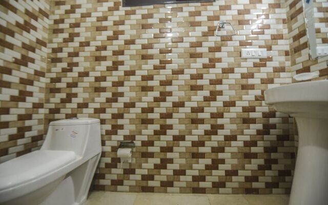 OYO 30855 Hotel Royal Residency
