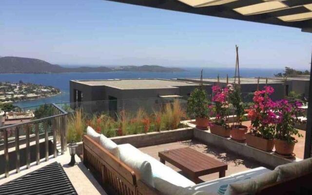 Bodrum Bitez 4 Bed-4 Bath Triplex Villa - AKTUR YANI