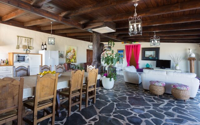 Casas Pilar, Aurora y Tarabilla en finca ecológica
