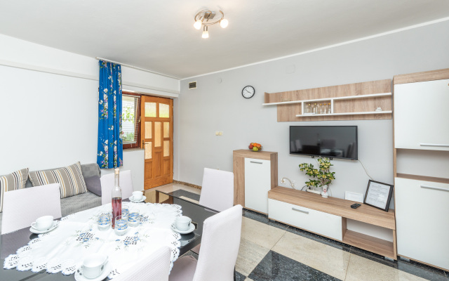 Silver Apartment Sea View
