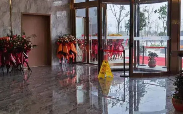 New Bingkai International Hotel (Wetland Park Yellowstone North Station)