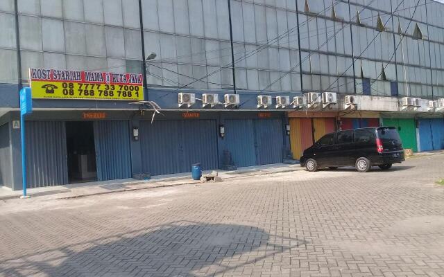 Hotel Mama Syariah at Ruko Kutajaya