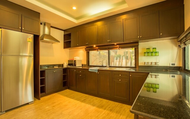 Dancenter Luxury Underwater World Pattaya