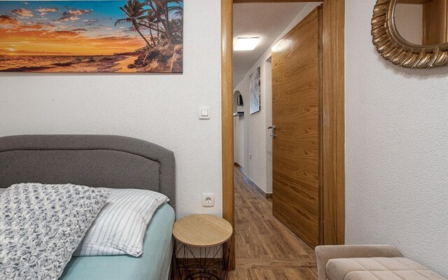 Stunning Apartment in Petrcane With Wifi and 1 Bedrooms