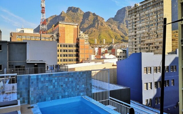 Urban Oasis ApartHotel