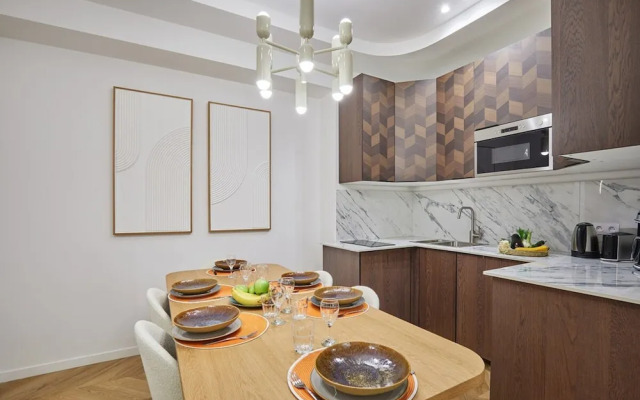 Apartment With AC Front Montparnasse Tower