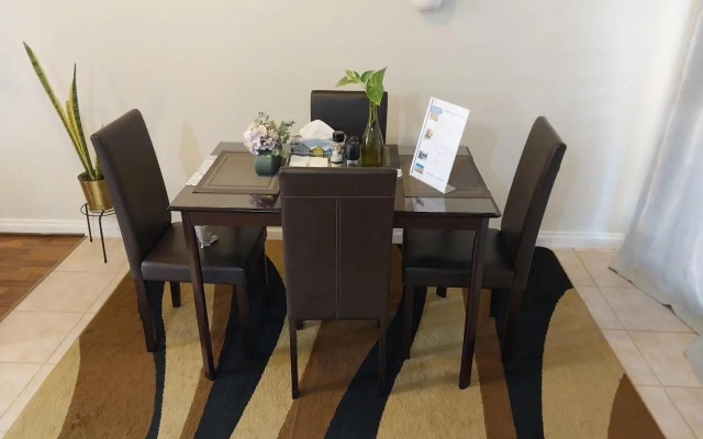 2BR luxury house close to CBD