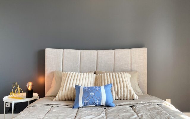 Waterfront York Suites