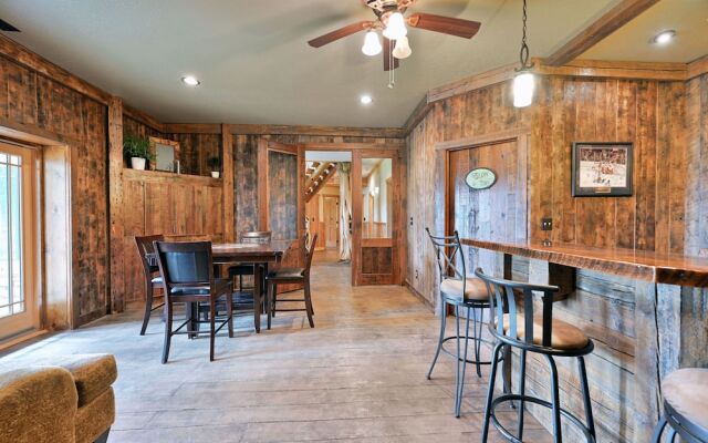 Osprey Lake Cabin 4 Bedroom Home by RedAwning