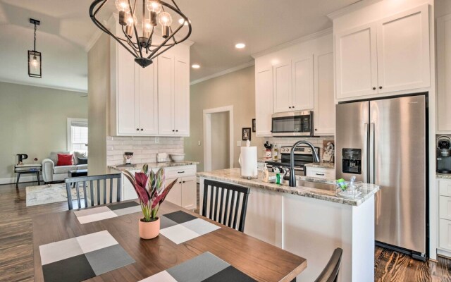 Ideally Located 'penne Place' w/ Deck & Grill