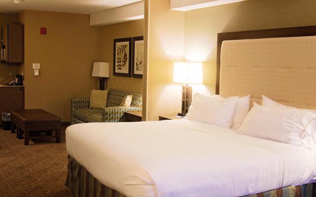 Holiday Inn Express & Suites Logan by IHG