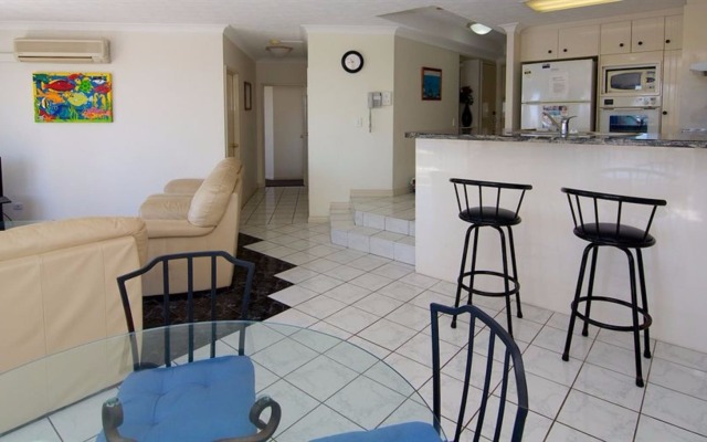 Surfers Mayfair Apartments