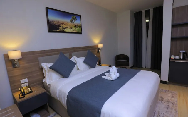 Triple-e Hotel and Spa